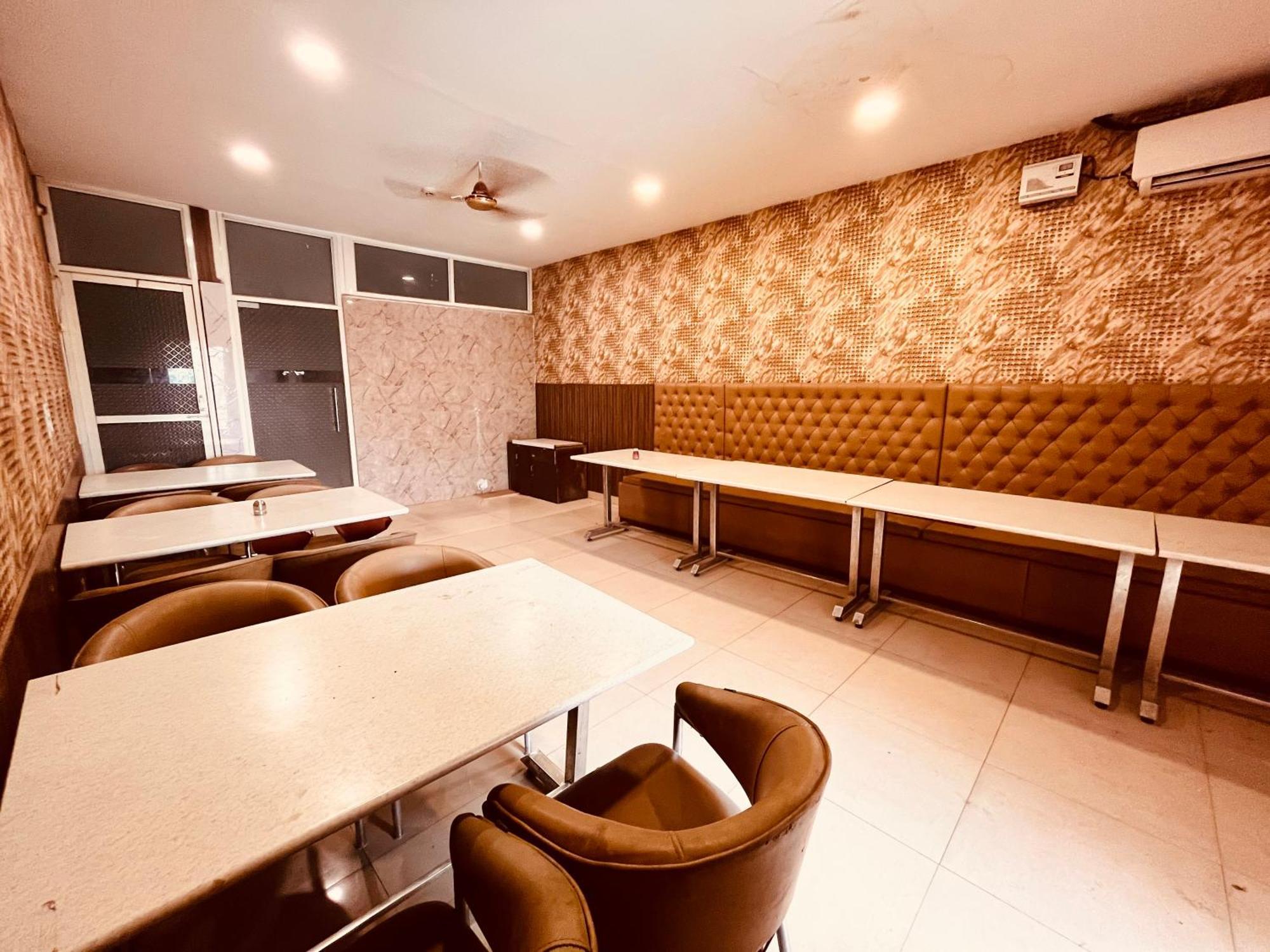 Hotel The Pearl Grand - Top Rated ! Most Awarded ! Parking ! Lift ! Luxury Rooms ! Best Selling Zirakpur Екстериор снимка