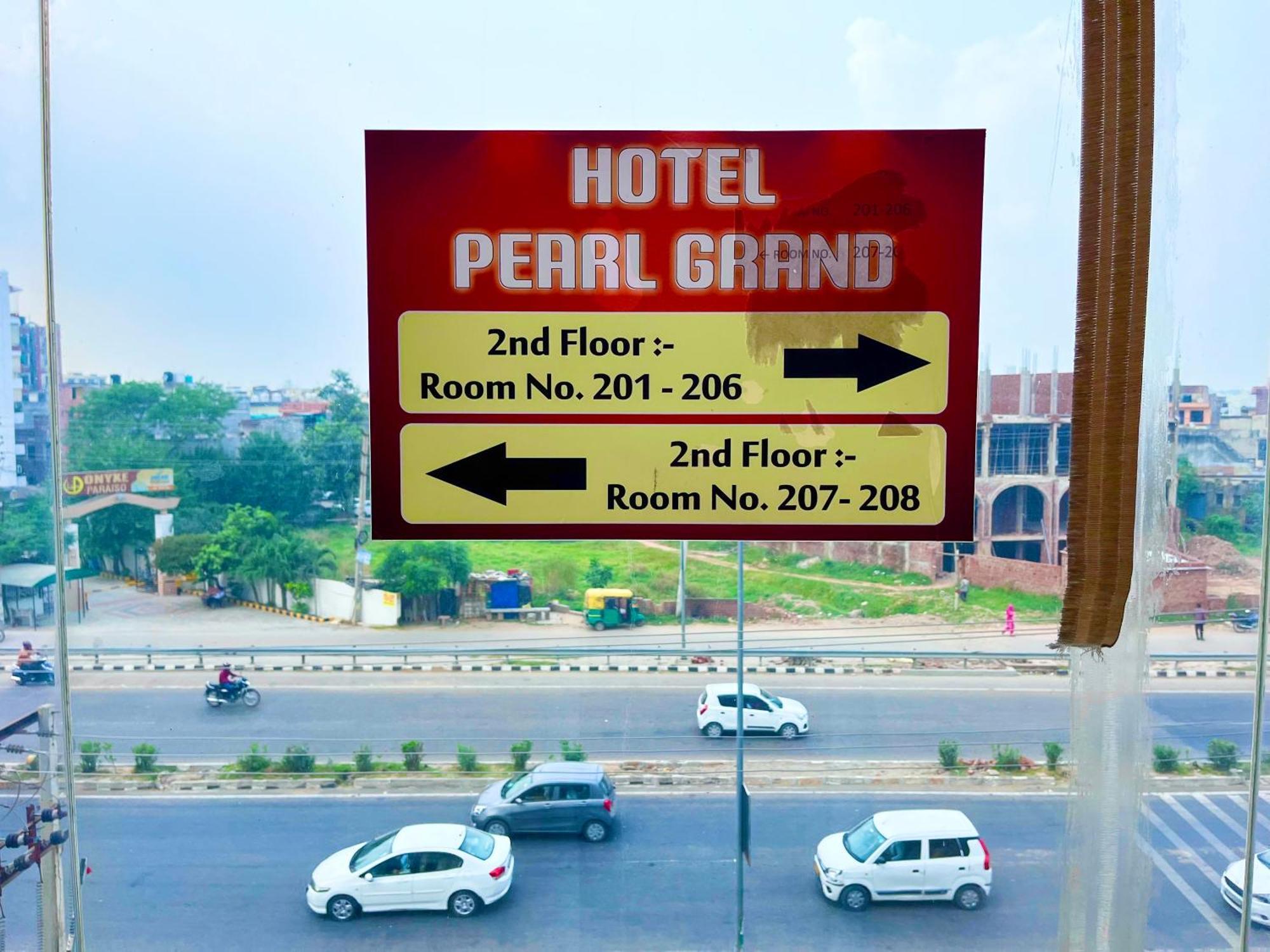 Hotel The Pearl Grand - Top Rated ! Most Awarded ! Parking ! Lift ! Luxury Rooms ! Best Selling Zirakpur Екстериор снимка